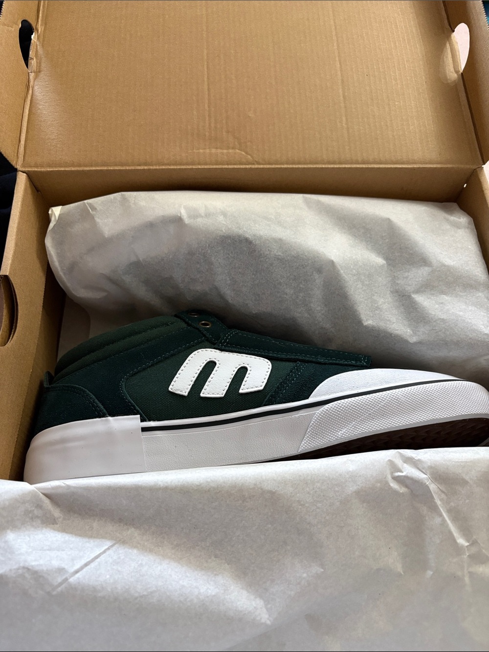 Etnies windrow vulc mid green and white mens 9